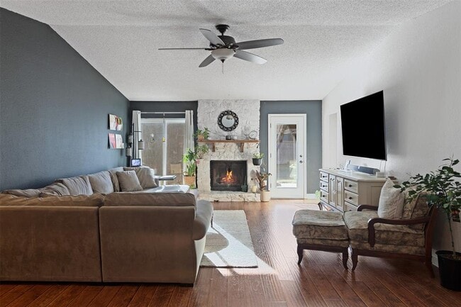 Building Photo - 3909 Holt Dr