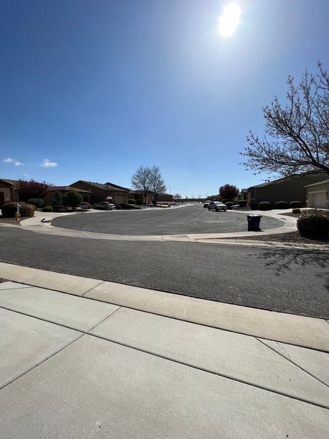 Building Photo - Two Bedroom + Office Patio Home in Granville