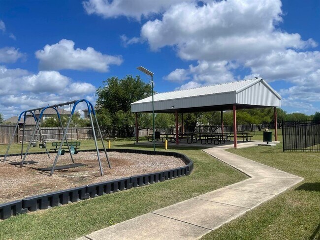 Building Photo - 9007 Shaenwest