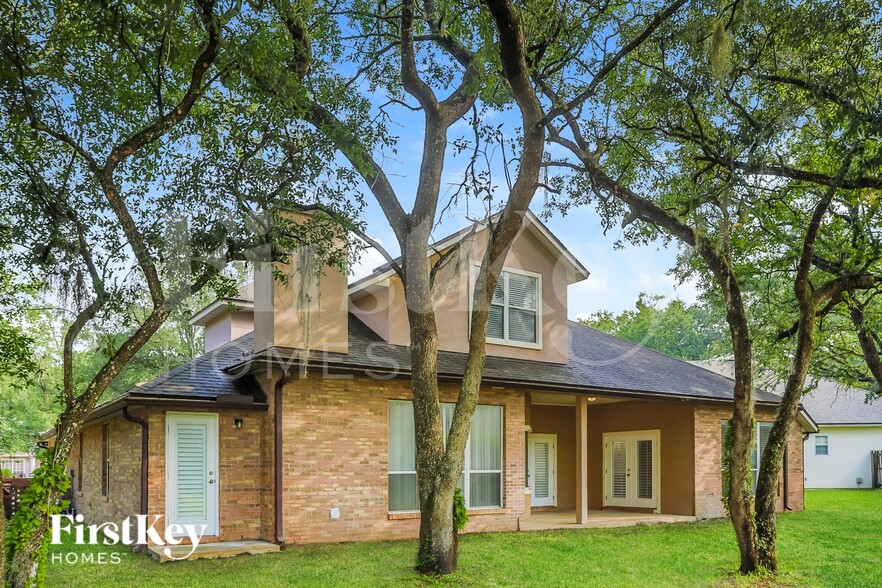 Building Photo - 1909 Holly Oak Dr