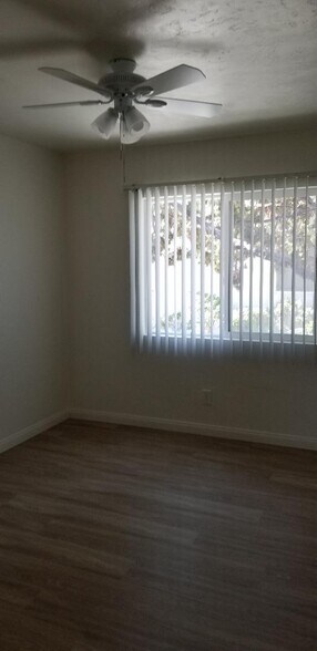 Bedroom - 4440 Utah St