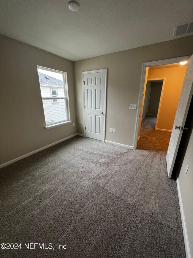 Building Photo - 11804 Beardgrass Wy