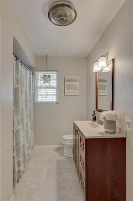 Building Photo - 720 Chisholm Trail