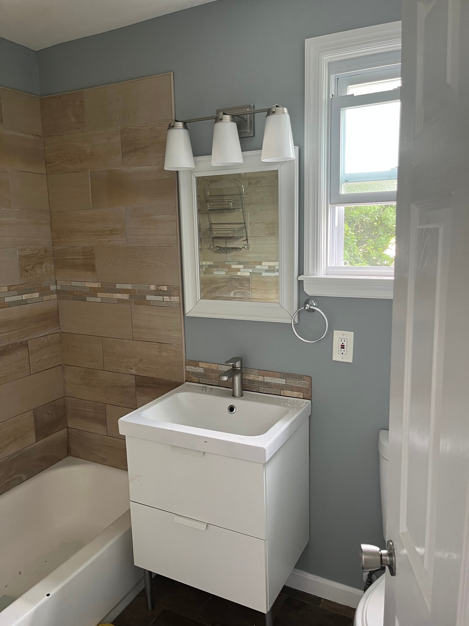 3rd Floor - 69 N 13th St