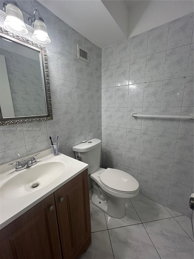 Building Photo - 121 Golden Isles Dr