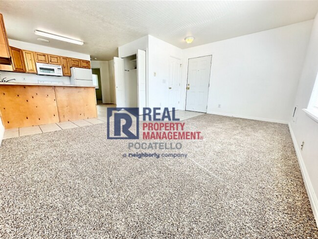 Building Photo - 4407 Opal Ave