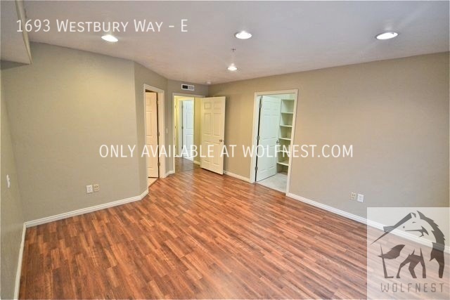 Building Photo - No Security Deposit Option! Amazing 3 Bedr...