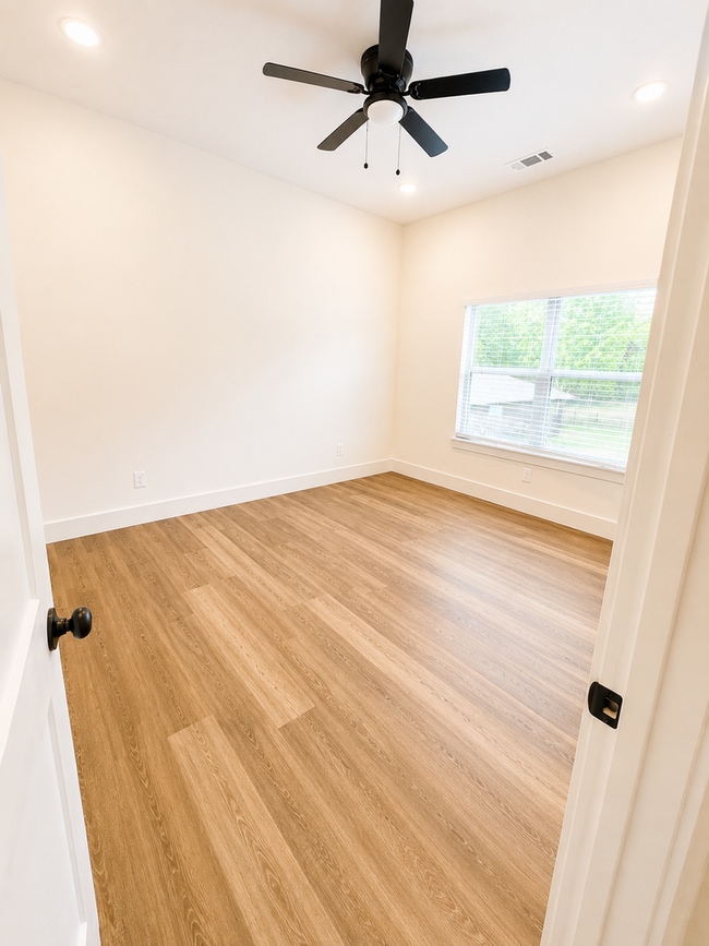 Building Photo - Michael Cole Townhomes