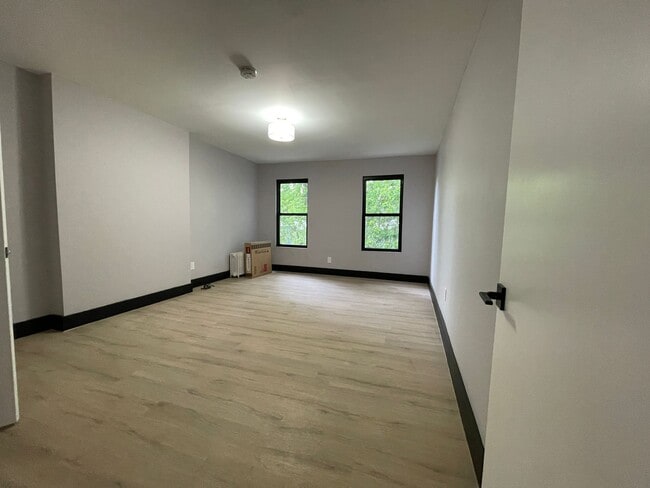 Building Photo - 17 Belmont Ave