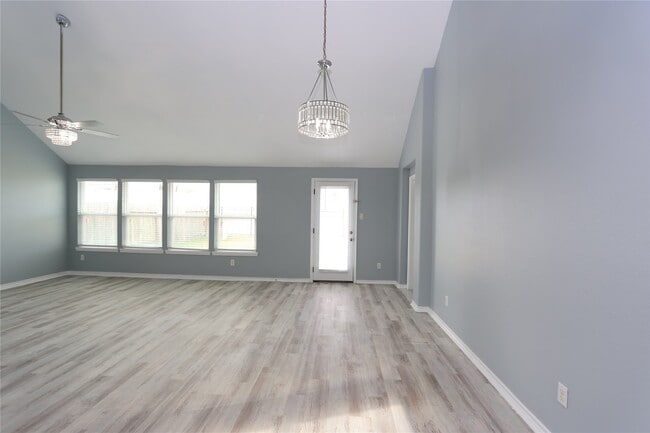 Building Photo - 9218 Mission Arbor Ln