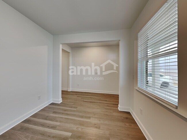 Building Photo - 1638 Aquamarine Dr