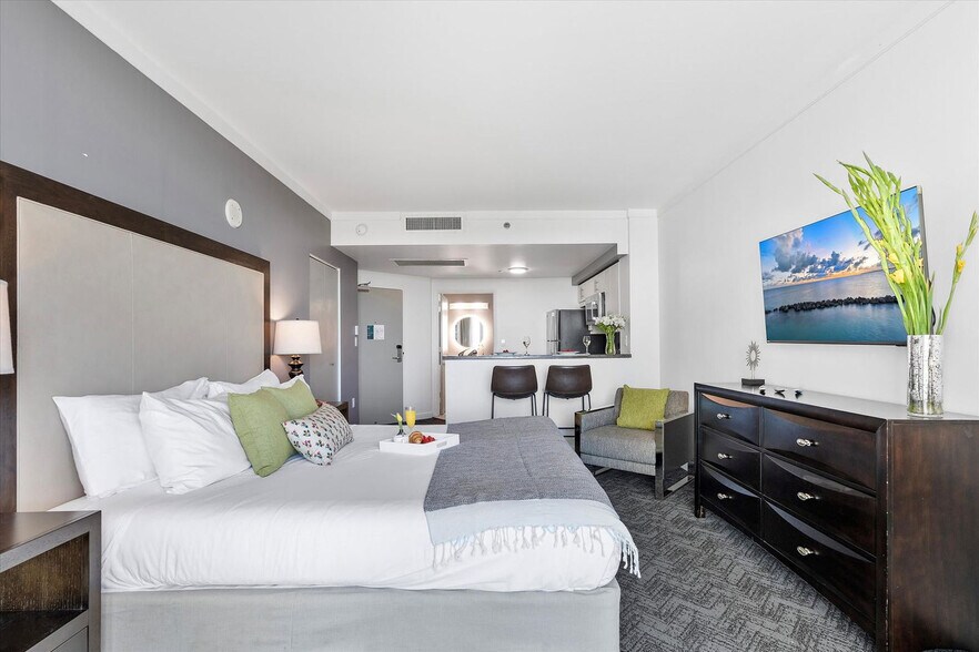 Building Photo - 2889 McFarlane Rd