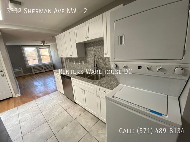 Building Photo - Updated 1BR+Den w/ private patio in heart ...