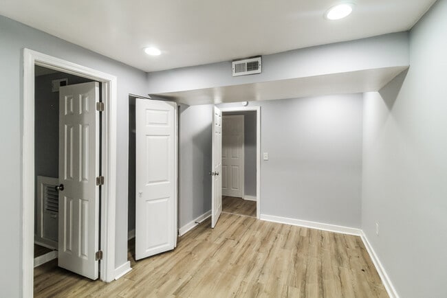 Building Photo - Fantastic 4bd/3ba home! Coming soon!