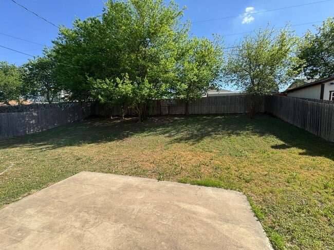 Building Photo - 4806 Greenlee Dr