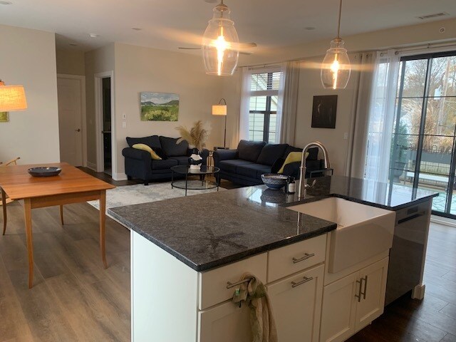 Building Photo - 1806 Route 9D