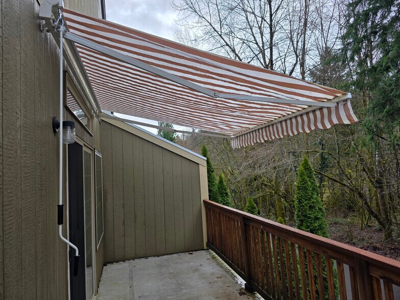 Building Photo - 2732 Hidden Springs Loop SE