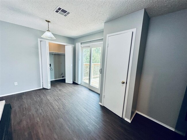 Building Photo - 4901 Merritt Cir