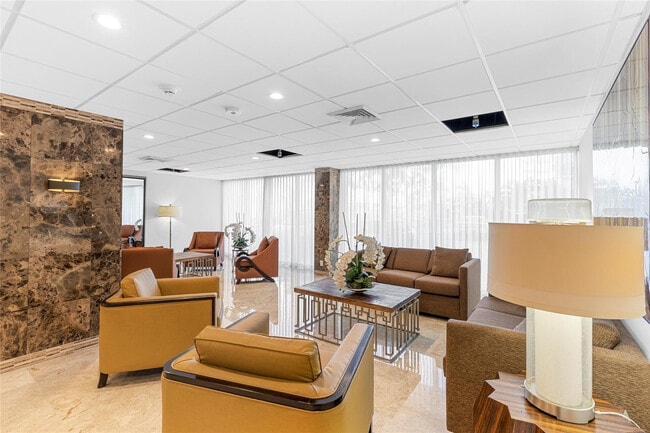 Building Photo - 3750 Galt Ocean Dr