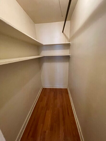 Building Photo - 343 Hemlock Dr