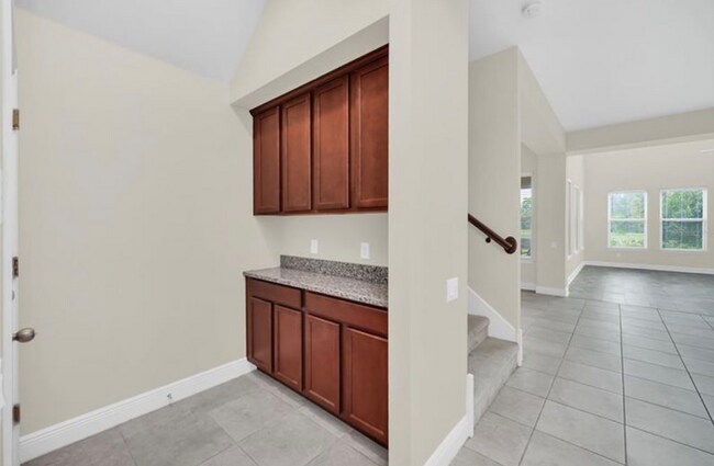 Building Photo - 12345 Aldford Dr