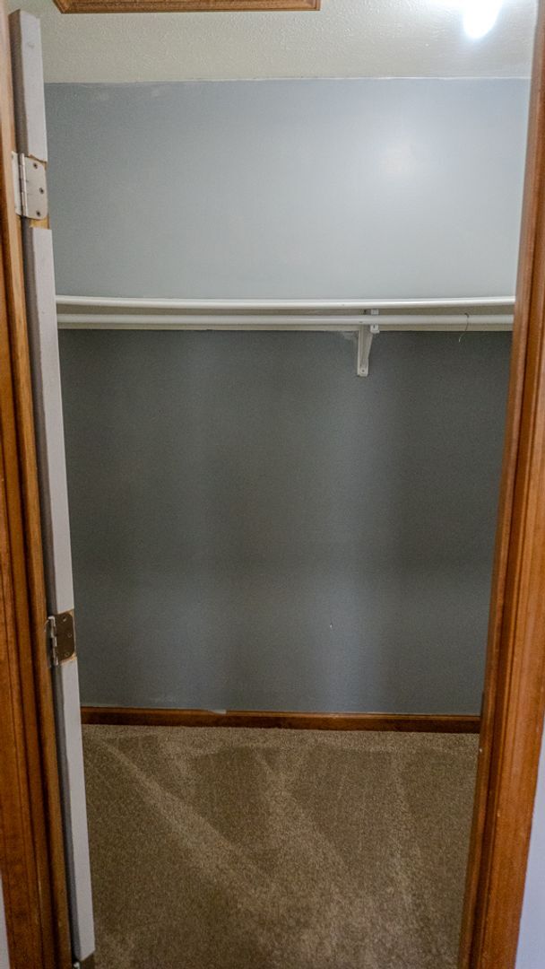 Building Photo - Updated 3-Bedroom Townhouse in Convenient ...