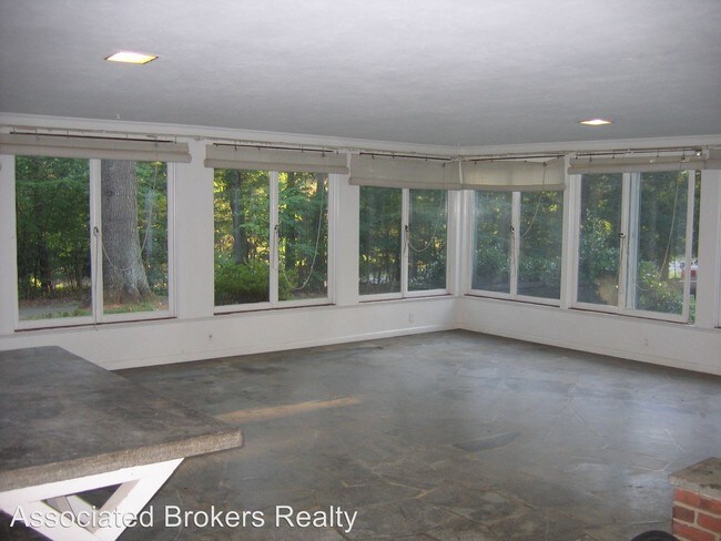 Building Photo - 350 Yancey Mill Ln