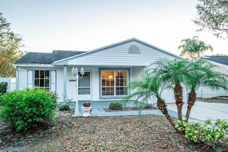 Building Photo - 2764 Kavalier Dr