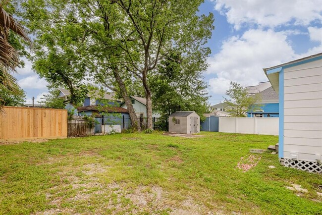 Building Photo - 409 Quitman St