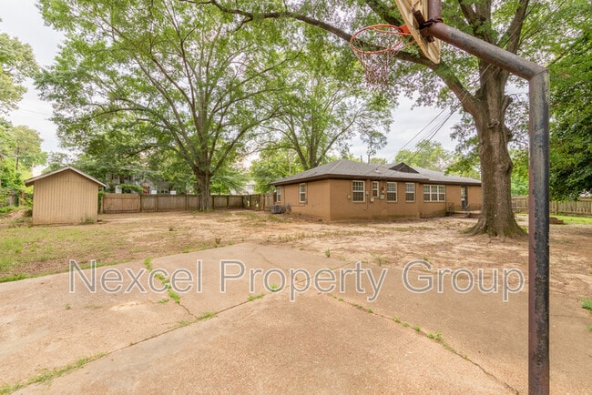 Building Photo - 376 N Graham St
