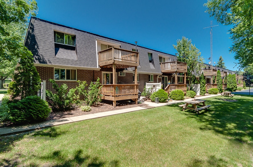 Primary Photo - Hillcrest & Ridgeview Apartments