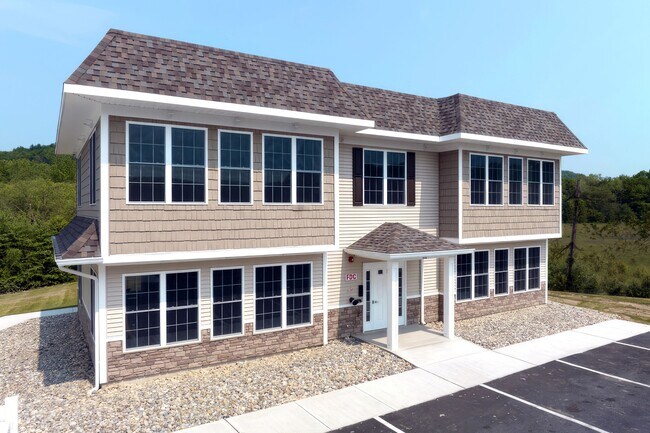 Building Photo - 114 Riverside Dr