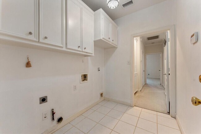 Building Photo - 6075 Longmire Trail
