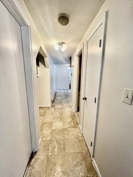 Building Photo - 82 Trueman Dr