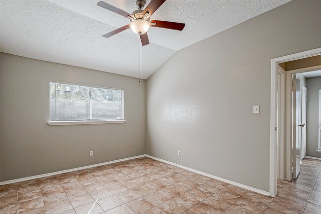 Building Photo - 5105 Beaver Hollow Dr