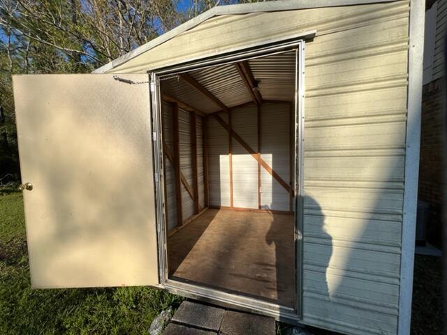 Building Photo - 537 Schneider Dr