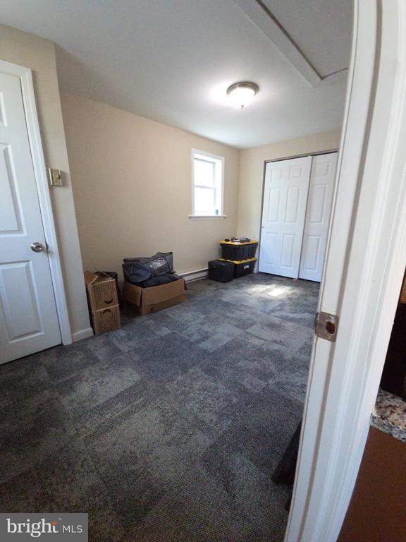 Building Photo - 16 Chicory St