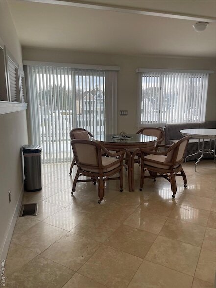 Building Photo - 45 Romana Dr