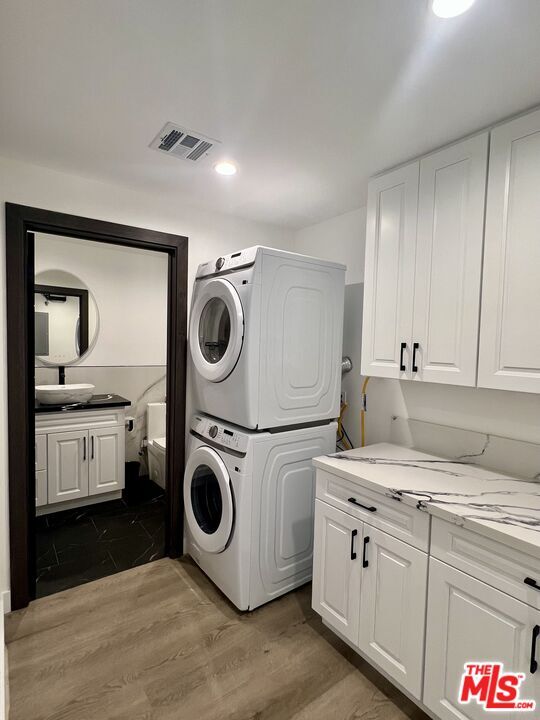 Building Photo - 8854 Cashio St