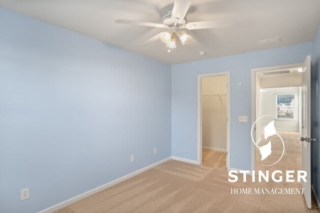 Building Photo - 71 Saluda Way