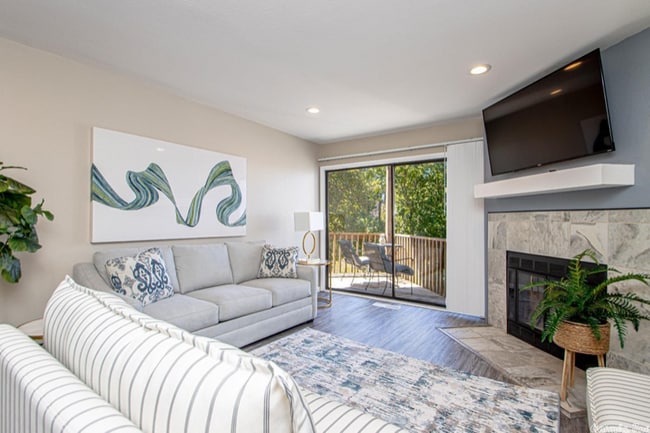 Building Photo - 203 Stearns Point