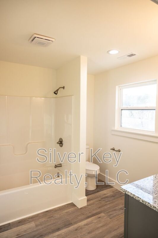 Building Photo - 1985 Highway 411