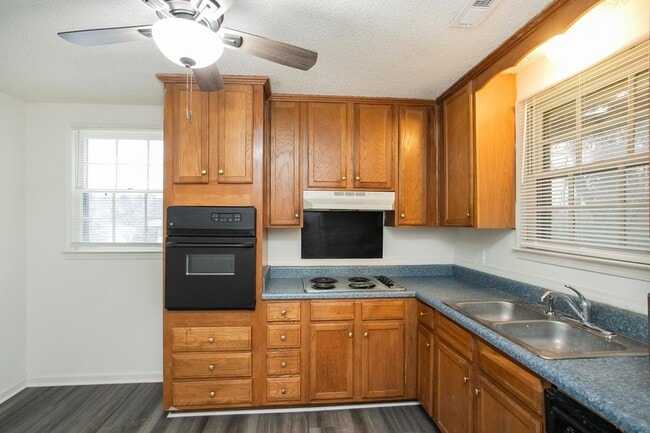 Building Photo - 108 Panamint Dr