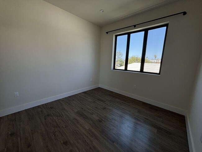 Building Photo - 2168 Balboa Ave