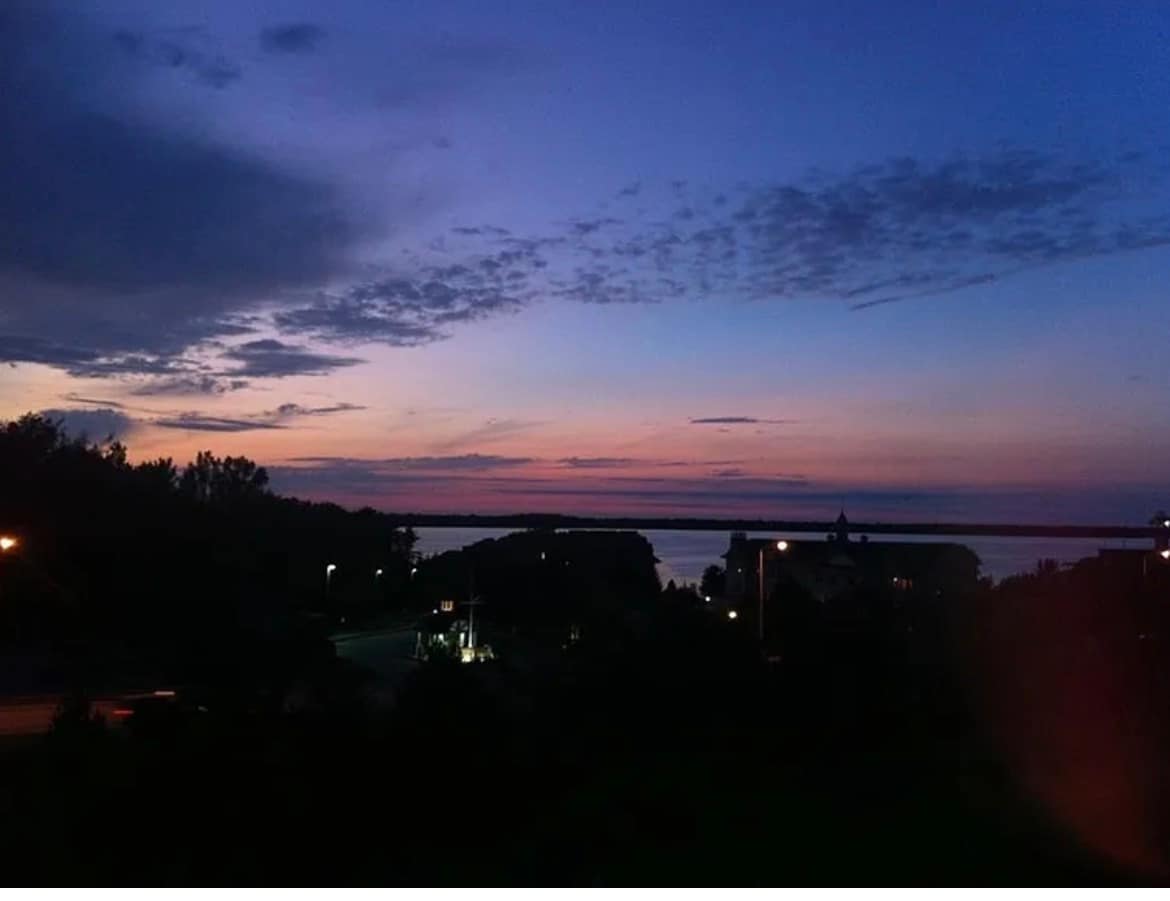 Building Photo - 1030 Lookout Dr