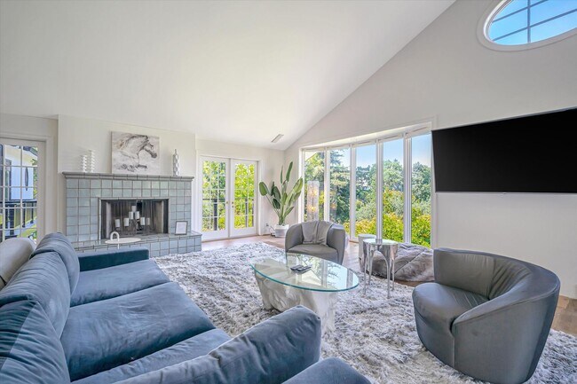 Building Photo - Welcome to Your Luxurious Napa Valley Retr...