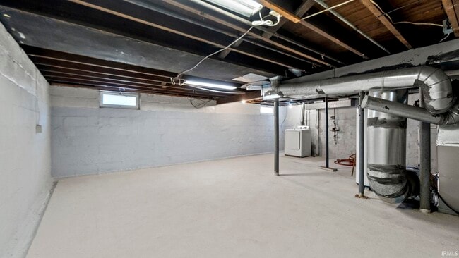 Building Photo - 828 Forest Ave