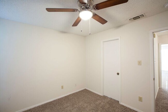 Building Photo - 5000 Cedar Springs Rd
