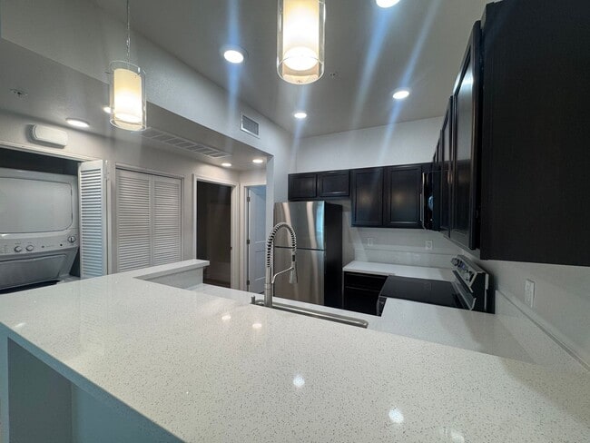 Building Photo - MOVE IN SPECIAL!! Brand New 1-Bedroom Unit for Rent – Central Reno