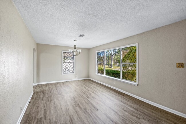 Building Photo - 1407 Bess Rd